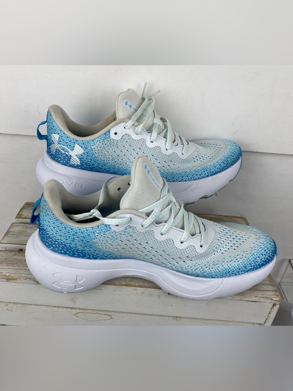 Under Armour Women's Infinite Running Shoes knit upper  UA HOVR cushioning 10 - Picture 3 of 15